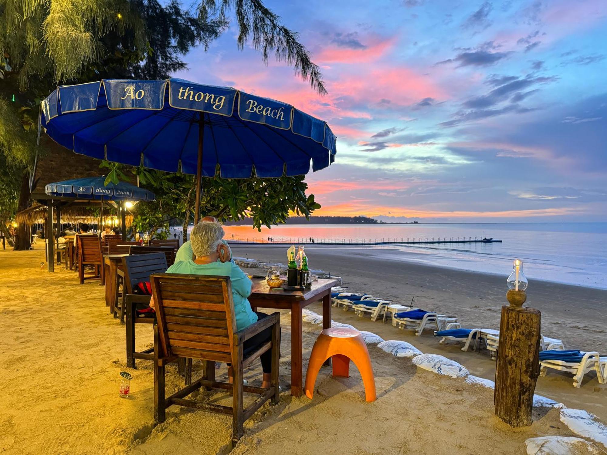 Ao Thong Beach Resort 방 삭 외부 사진